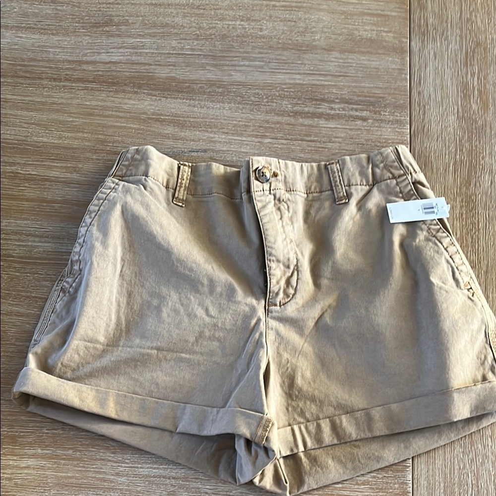 Old navy kahki shorts  NWT